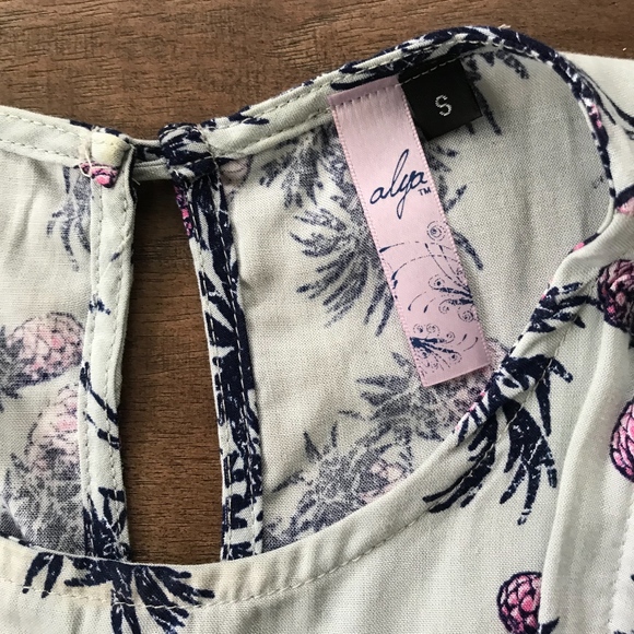 Francesca's Pineapple Tank-Top - Picture 2 of 4